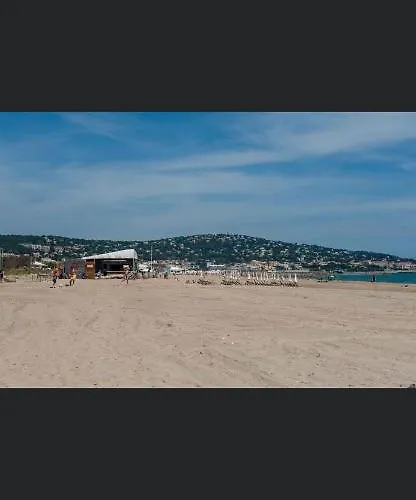 App T2 Climatise , Plage 200 M